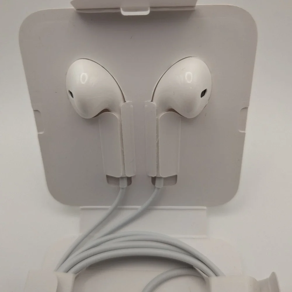 Apple EarPods with Lightning Connector White Wired In-Ear Headphones MMTN2AM/A